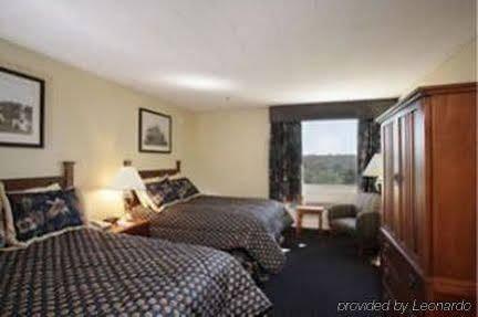 Hotel Umass Amherst Bagian luar foto